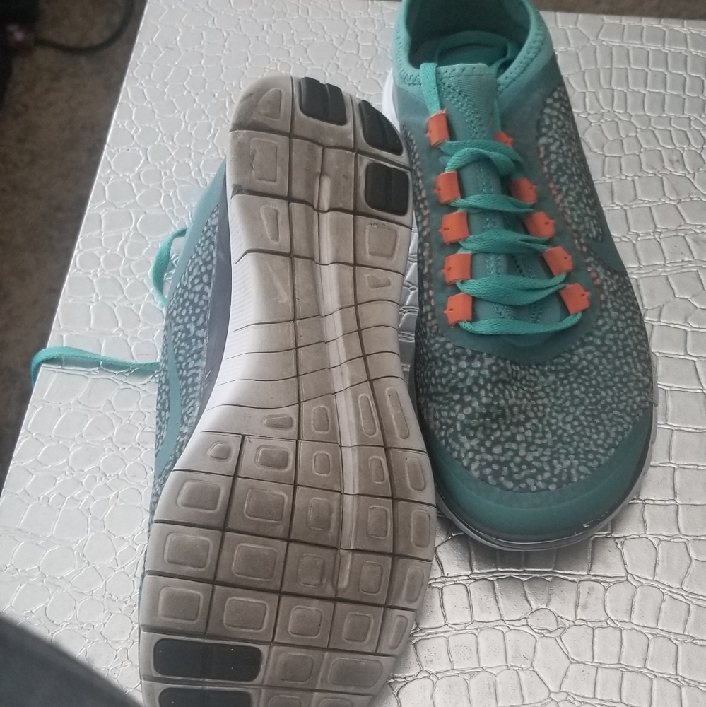 Nike - Picture 5 of 8